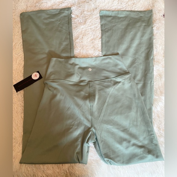 Bally Total Fitness Women’s High Rise Bootcut Leggings XL - Picture 7 of 10